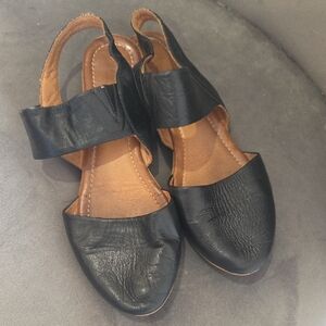 Bueno Black Leather Strappy Flats